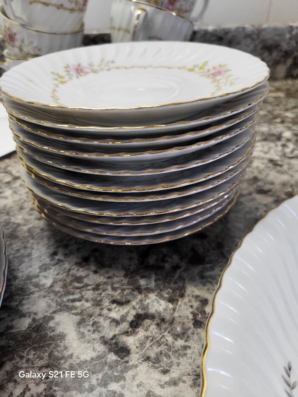 Miksa Gaylord 511 Collection. 5 Saucers. The collection is discontinued.